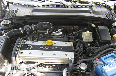 Седан Opel Vectra 1996 в 