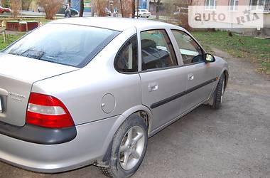 Седан Opel Vectra 1998 в Ивано-Франковске