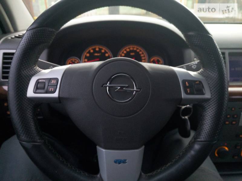 Седан Opel Vectra 2005 в Днепре
