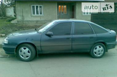 Лифтбек Opel Vectra 1995 в Черновцах