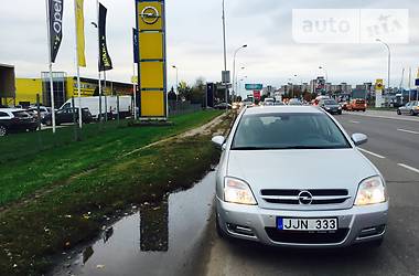 Хетчбек Opel Vectra 2004 в Чернівцях