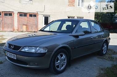 Седан Opel Vectra 1996 в Черновцах