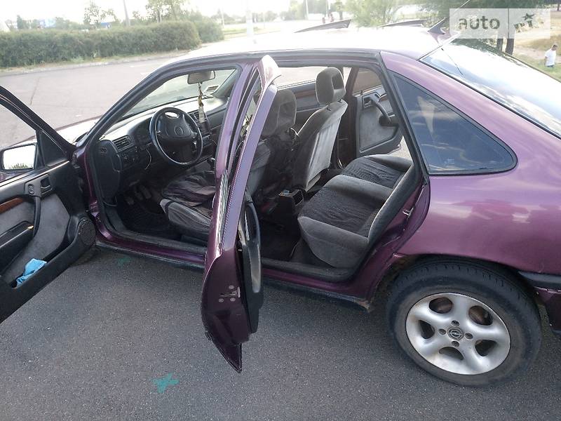 Седан Opel Vectra 1990 в Кривому Розі