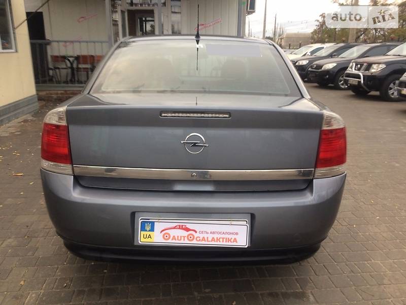 Седан Opel Vectra 2005 в Миколаєві