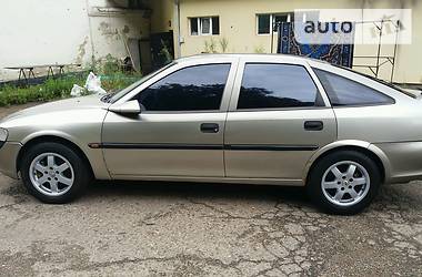 Хэтчбек Opel Vectra 1997 в Черновцах