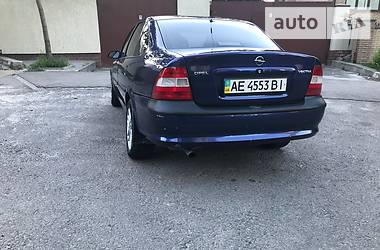 Седан Opel Vectra 1997 в Днепре