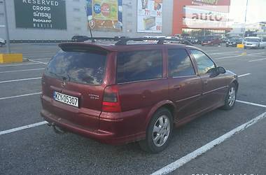 Универсал Opel Vectra 2001 в Черновцах