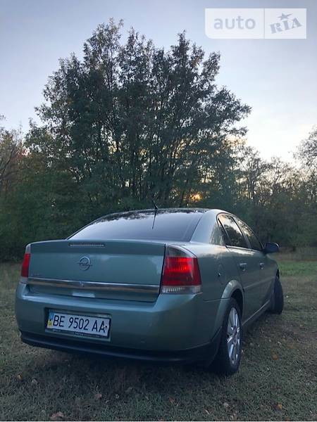 Седан Opel Vectra 2004 в Врадиевке