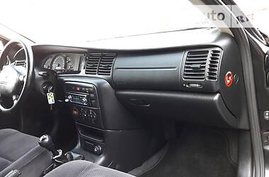 Седан Opel Vectra 2002 в Сарнах