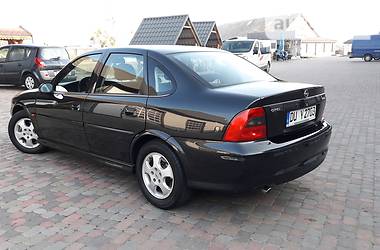 Седан Opel Vectra 2002 в Сарнах