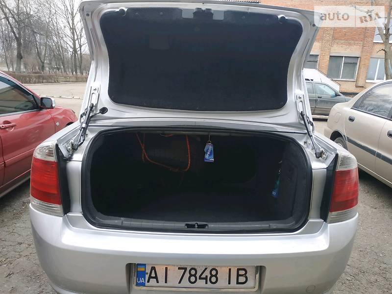 Седан Opel Vectra 2006 в Білій Церкві