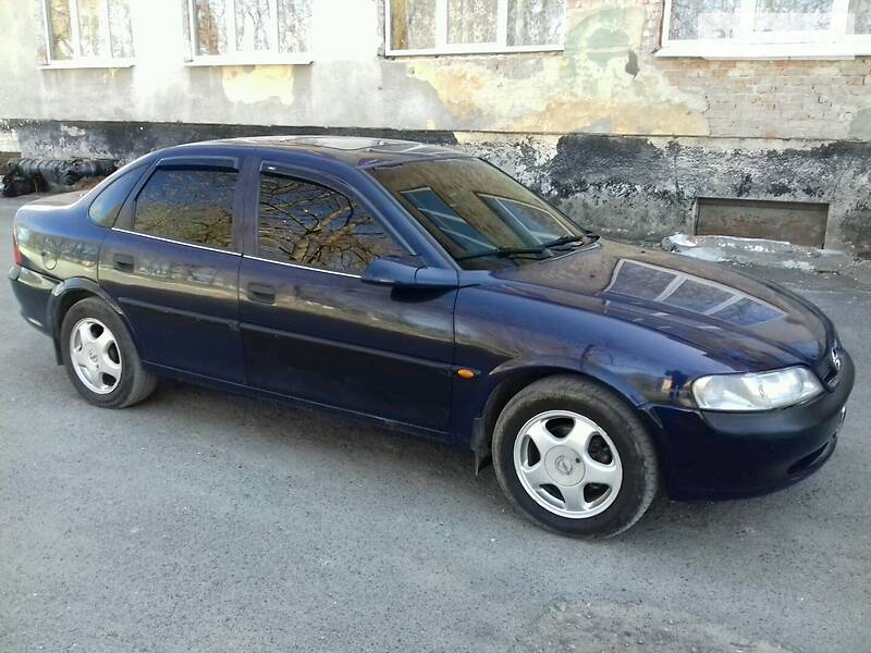 Седан Opel Vectra 1996 в Бориславі