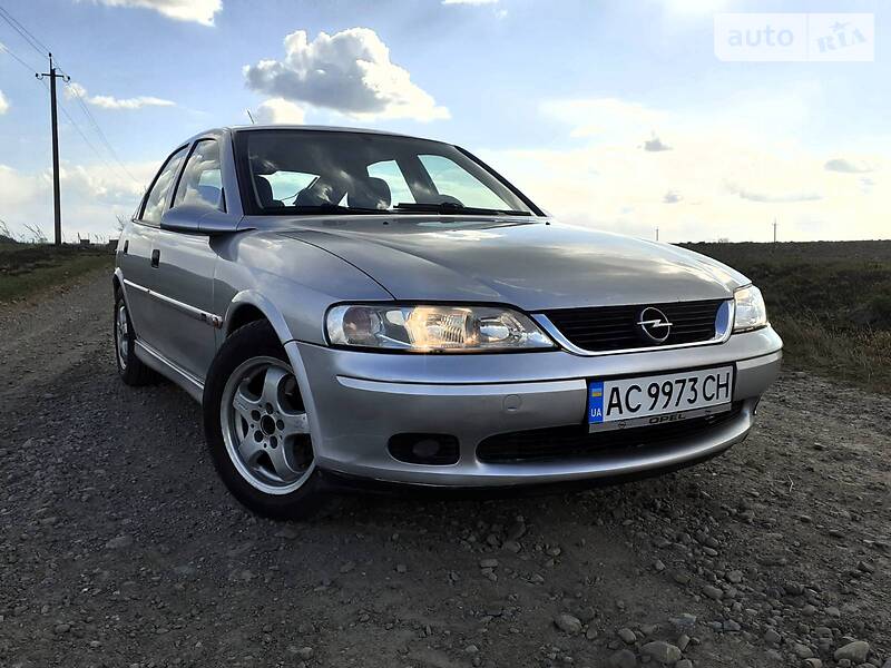 Хетчбек Opel Vectra 1999 в 