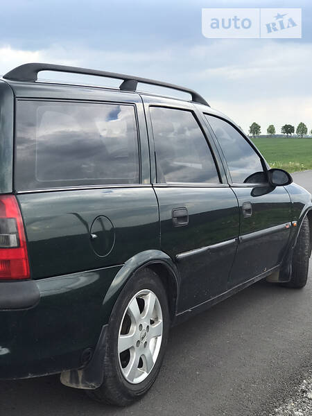 Універсал Opel Vectra 1998 в Івано-Франківську