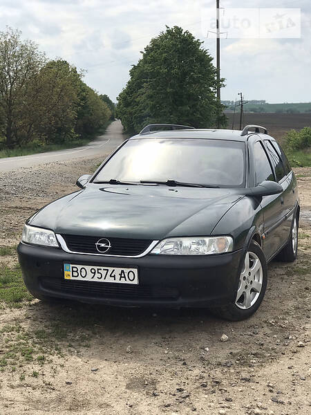 Універсал Opel Vectra 1998 в Івано-Франківську