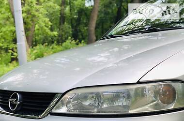 Универсал Opel Vectra 2001 в Черновцах