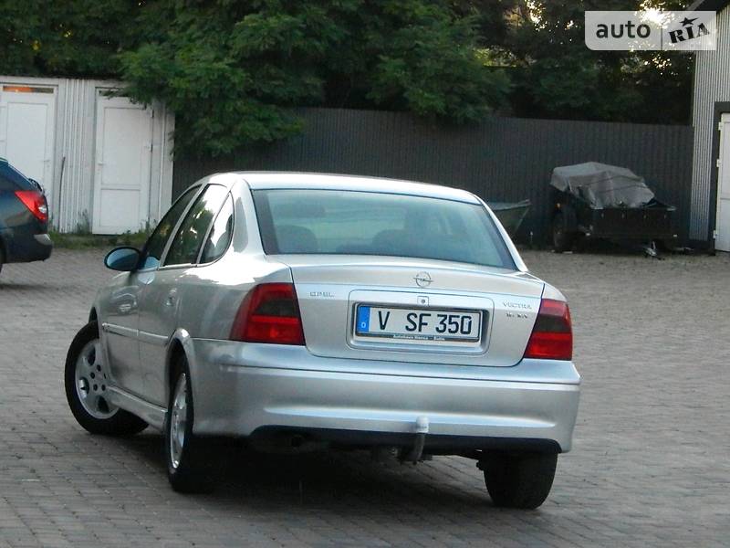 Седан Opel Vectra 2000 в Сарнах