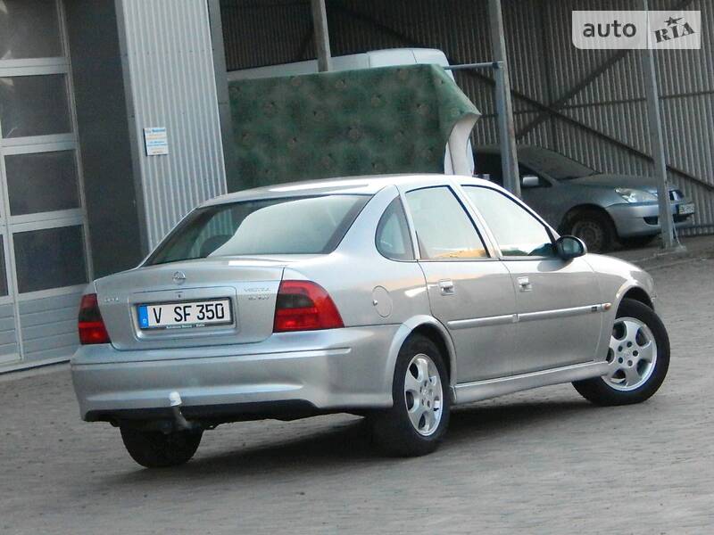 Седан Opel Vectra 2000 в Сарнах