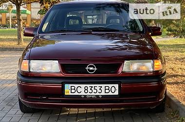 Хэтчбек Opel Vectra 1995 в Дрогобыче