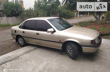 Седан Opel Vectra 1989 в Марганце