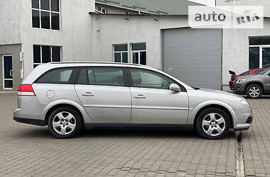 Универсал Opel Vectra 2006 в Староконстантинове