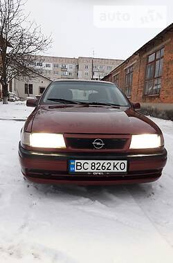 Лифтбек Opel Vectra 1995 в Сокале