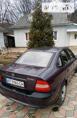 Седан Opel Vectra 1996 в Косове