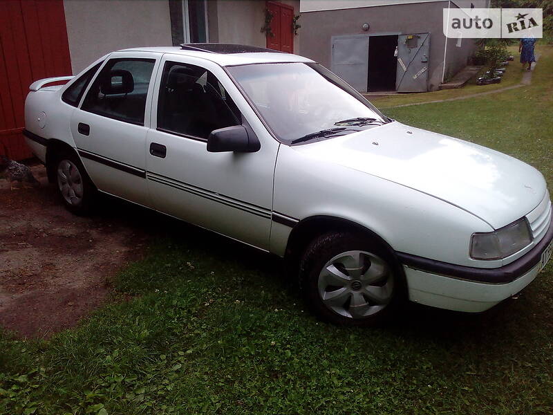 Седан Opel Vectra 1989 в Ивано-Франковске