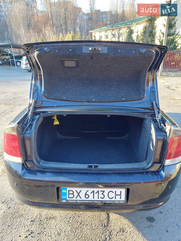 Седан Opel Vectra 2008 в Хмельницькому