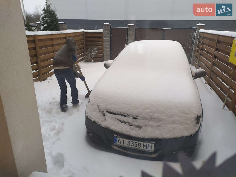 Седан Opel Vectra 2008 в Петропавловской Борщаговке