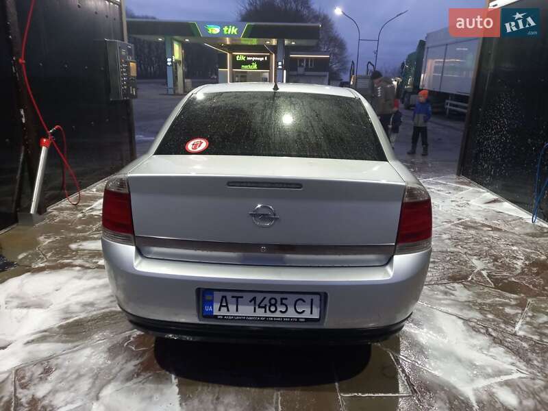 Седан Opel Vectra 2004 в Теребовле