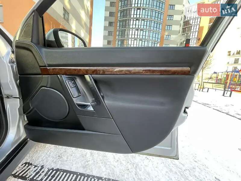 Седан Opel Vectra 2004 в Ивано-Франковске