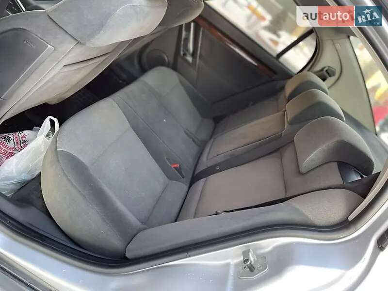 Седан Opel Vectra 2004 в Ивано-Франковске