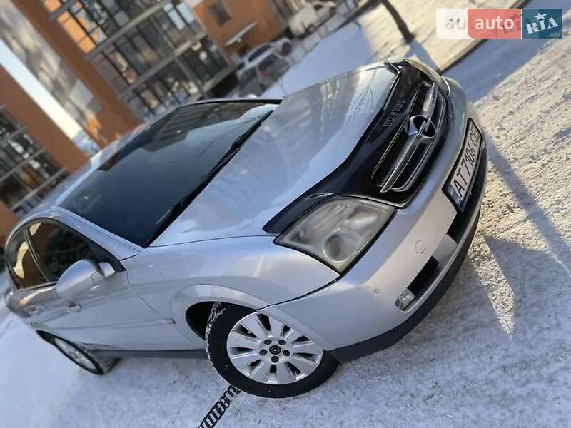 Седан Opel Vectra 2004 в Ивано-Франковске