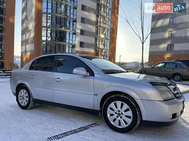 Седан Opel Vectra 2004 в Ивано-Франковске