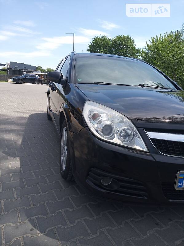 Универсал Opel Vectra 2005 в Трускавце