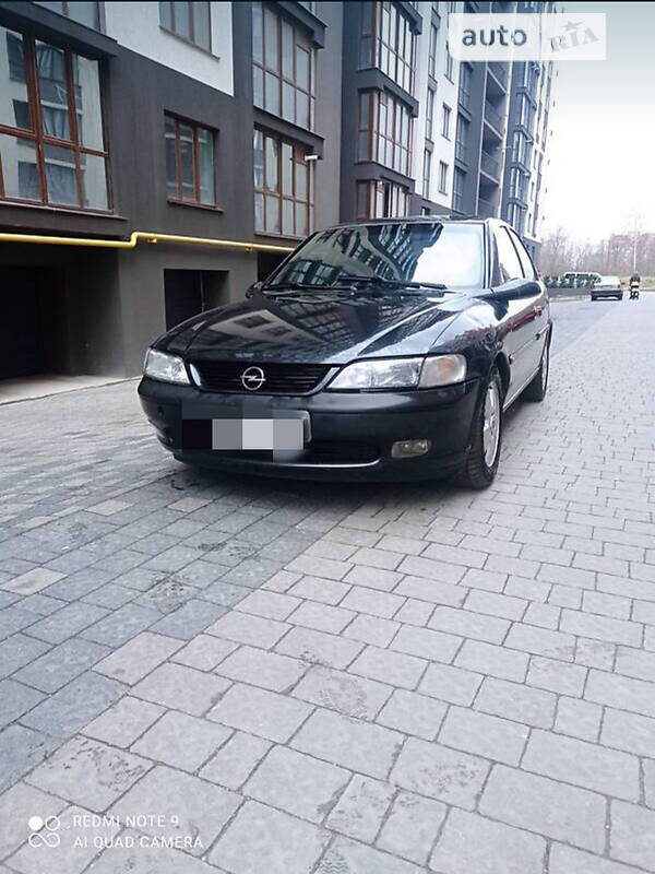 Седан Opel Vectra 1998 в Ивано-Франковске