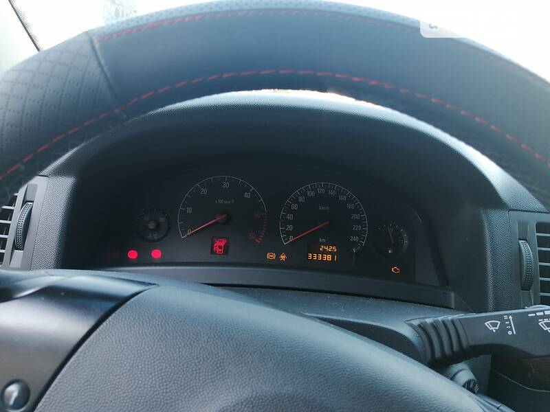 Седан Opel Vectra 2003 в Києві