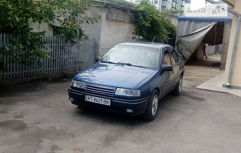 Седан Opel Vectra 1990 в Івано-Франківську