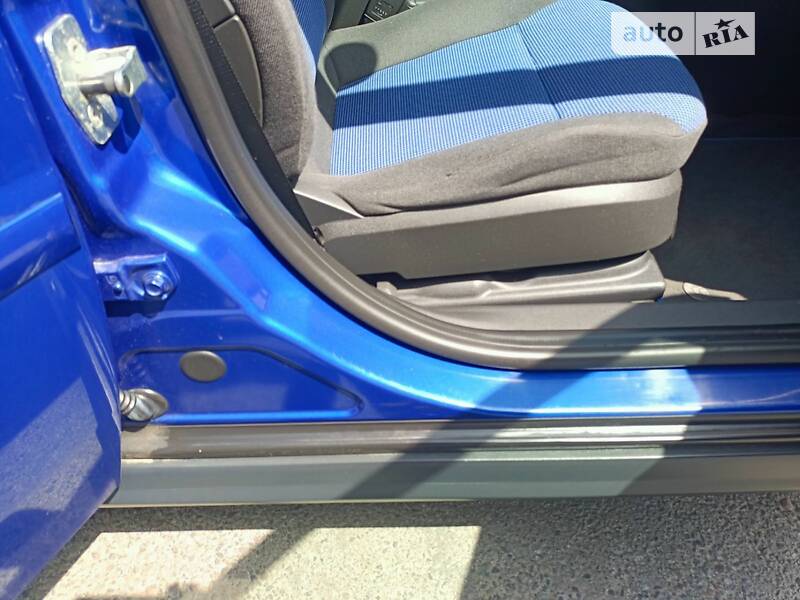 Седан Opel Vectra 2004 в Львові