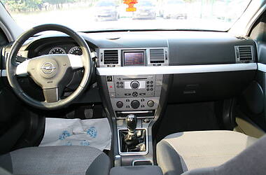 Седан Opel Vectra 2004 в 