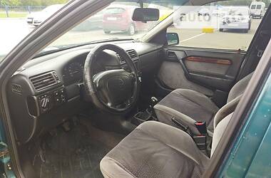 Седан Opel Vectra 1995 в 