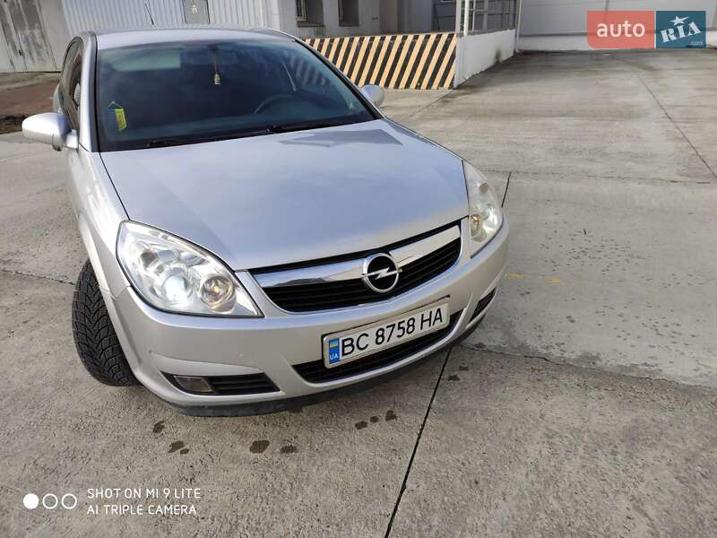 Седан Opel Vectra 2006 в Трускавці