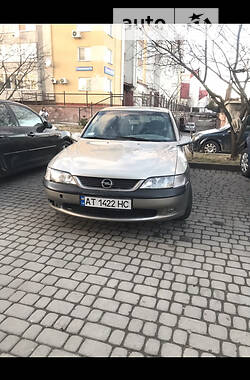 Мінівен Opel Vectra 1998 в Івано-Франківську
