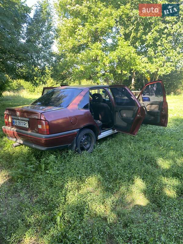 Седан Opel Vectra 1992 в Днепре