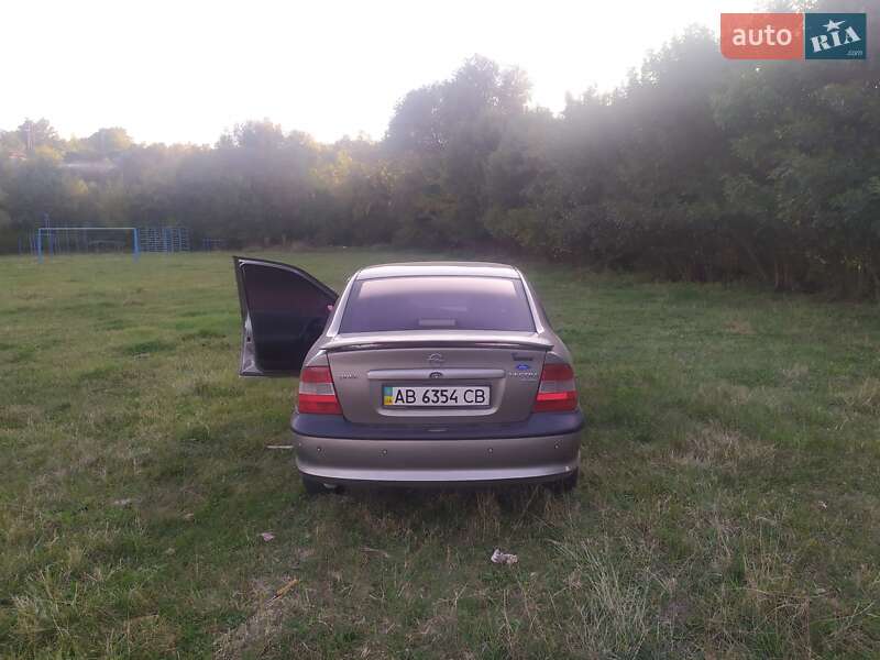 Седан Opel Vectra 1998 в Бершади фото 5 Седан Opel Vectra 1998 в Бершади