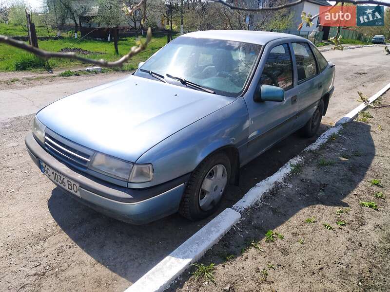 Седан Opel Vectra 1990 в Луцке