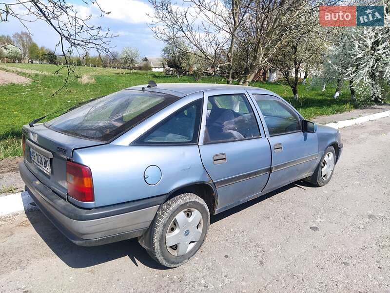 Седан Opel Vectra 1990 в Луцке