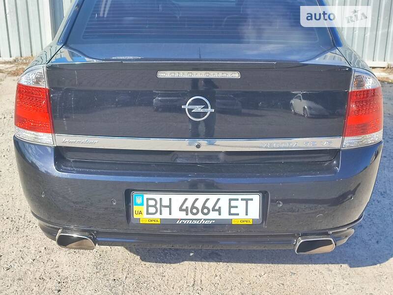 Седан Opel Vectra 2004 в Одесі