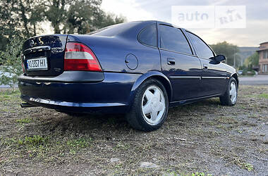 Седан Opel Vectra 1998 в Мукачево